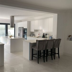 white-kitchen-build